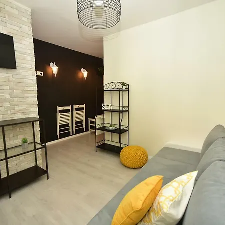 Апартаменты Feral *